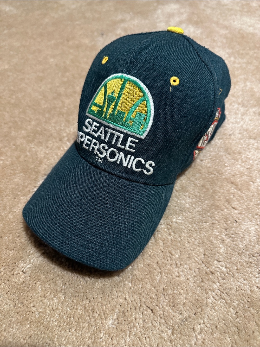 STARTER Seattle SuperSonics Cap in Dark Green with Yellow Accents